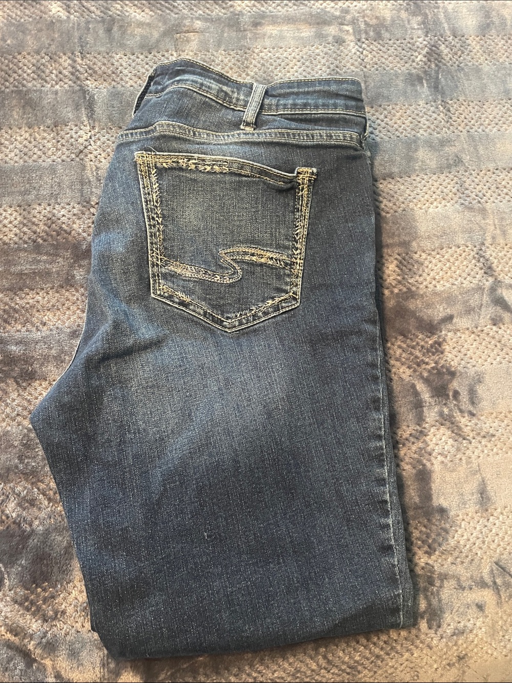 Silver Jeans Women's Straight Leg Jeans in Dark Blue Denim